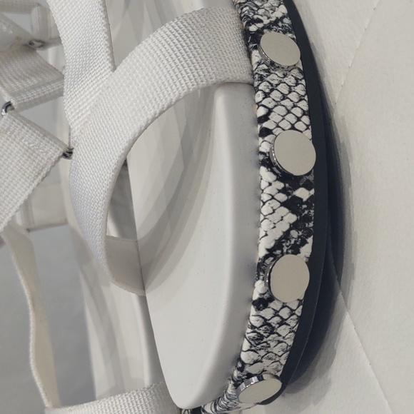 Perrie Jessica Simpson White Snakeskin Stud Strappy Sandals shoes 9.5 NEW DEAL - Picture 6 of 9